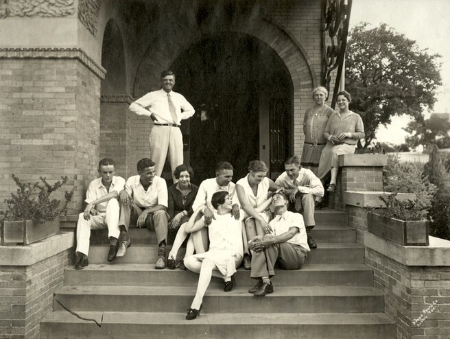 <em>Reed family and friends on the steps leading up to the main entrance of the Byrne-Reed House off Rio Grande. Courtesy of the Reed family.</em>
